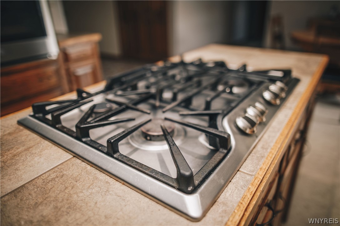 728 Four Rod Road Alden, NY 14004 - Photo 20 of 50 Stovetop On Island