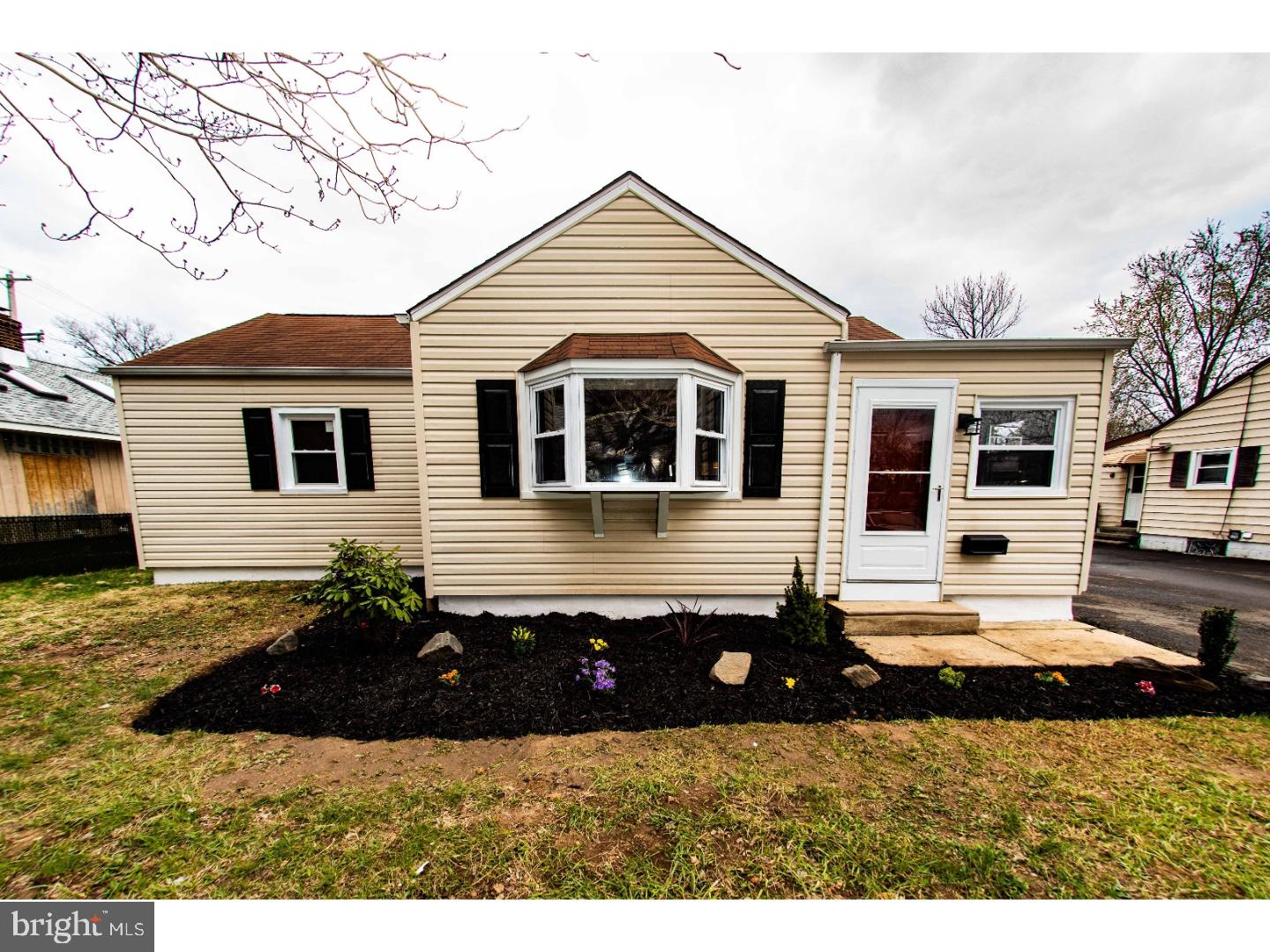 12219 Thornton Road Philadelphia, PA 19154 - Photo 1 of 25