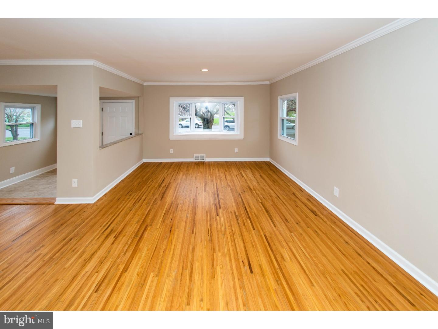 12219 Thornton Road Philadelphia, PA 19154 - Photo 2 of 25