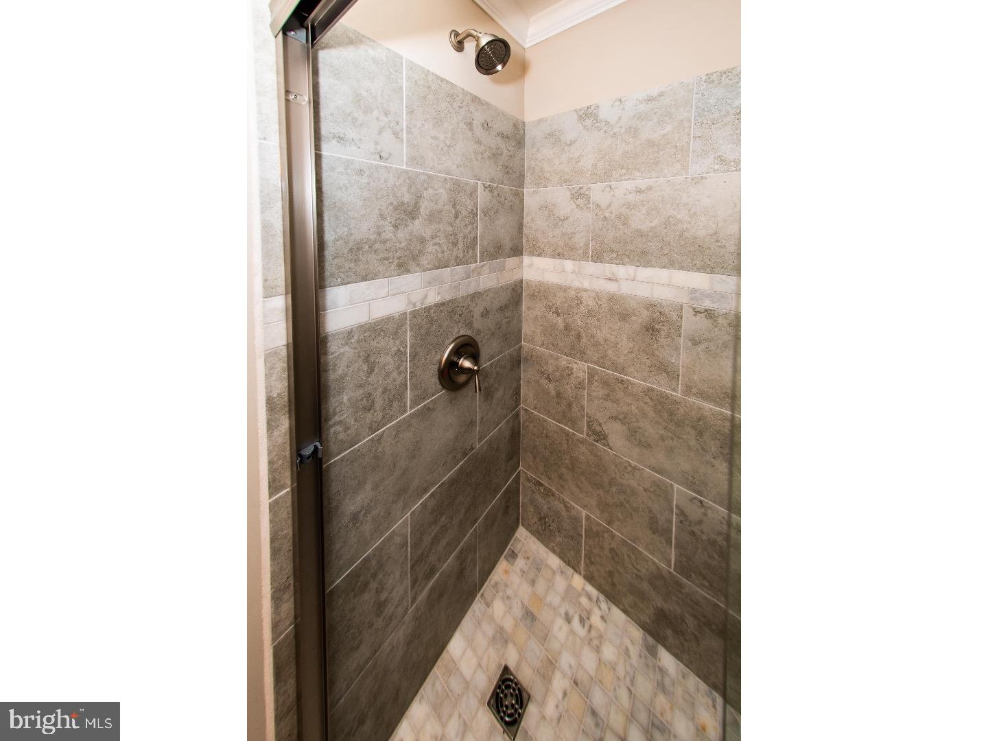 12219 Thornton Road Philadelphia, PA 19154 - Photo 14 of 25 Master Bathroom