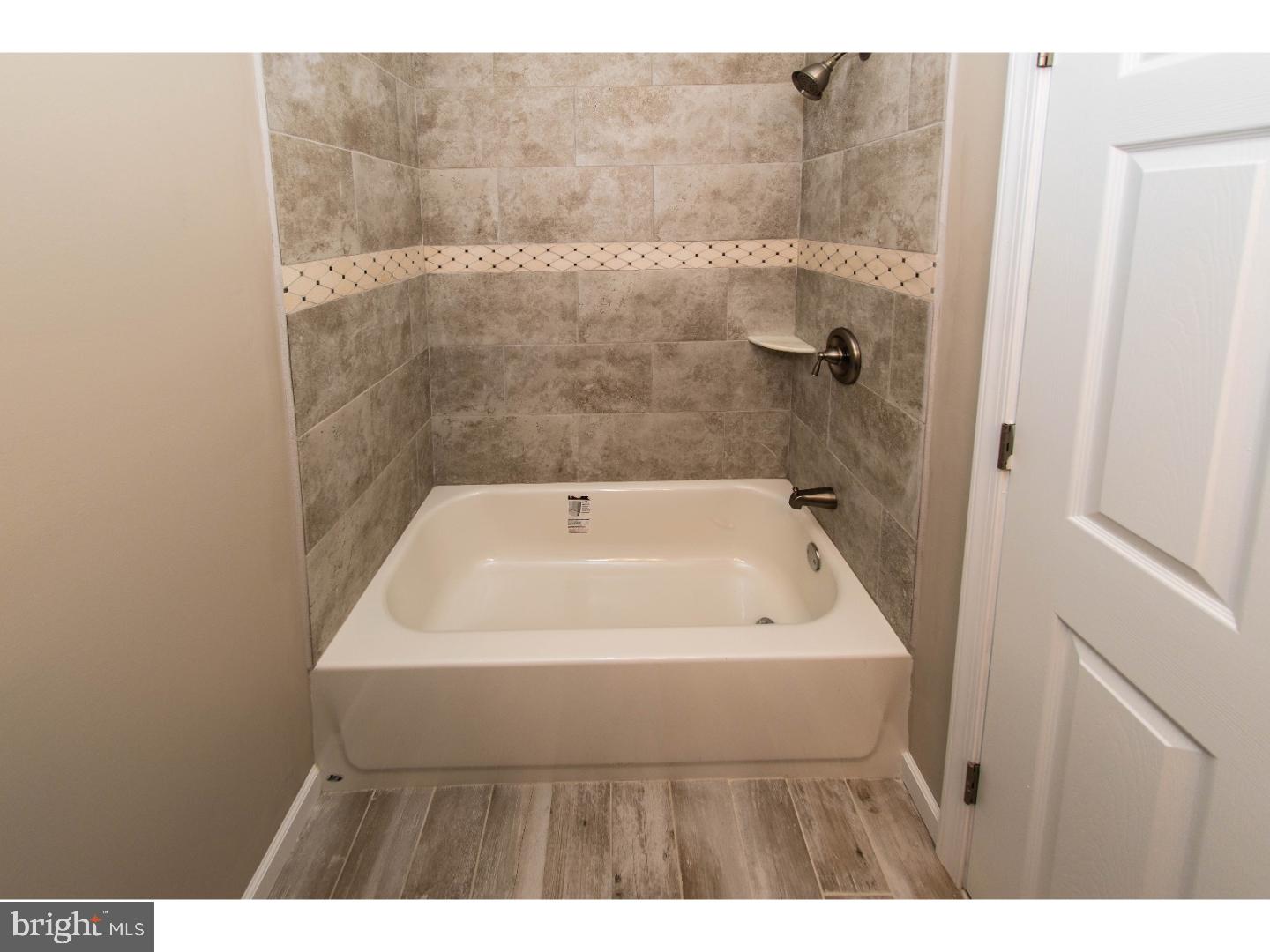 12219 Thornton Road Philadelphia, PA 19154 - Photo 19 of 25 Bathroom