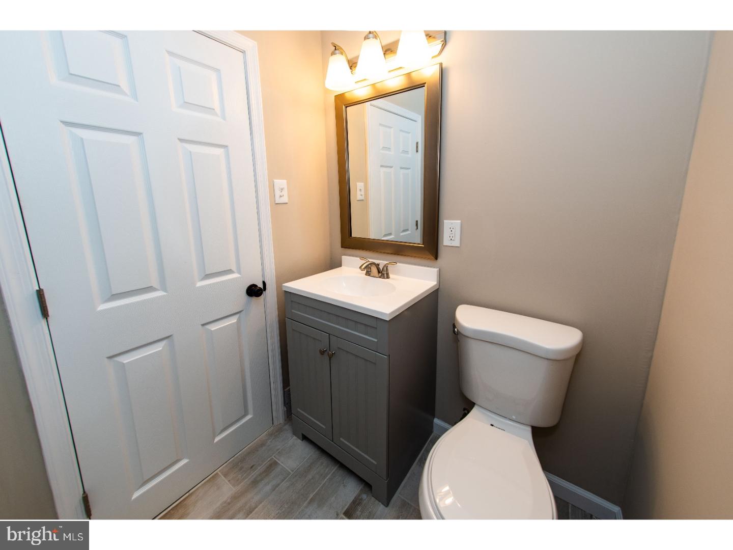 12219 Thornton Road Philadelphia, PA 19154 - Photo 21 of 25 Bathroom