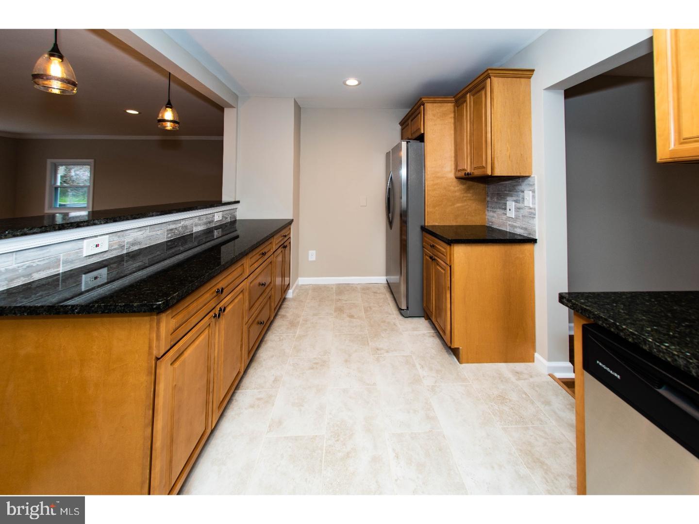 12219 Thornton Road Philadelphia, PA 19154 - Photo 6 of 25
