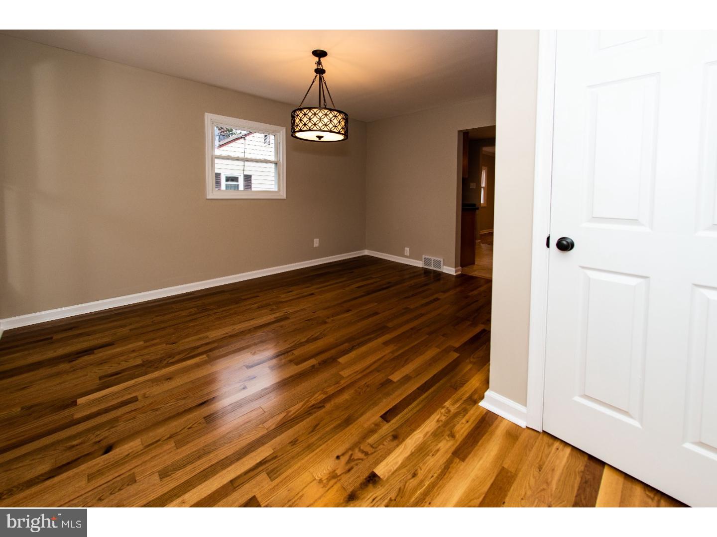 12219 Thornton Road Philadelphia, PA 19154 - Photo 9 of 25