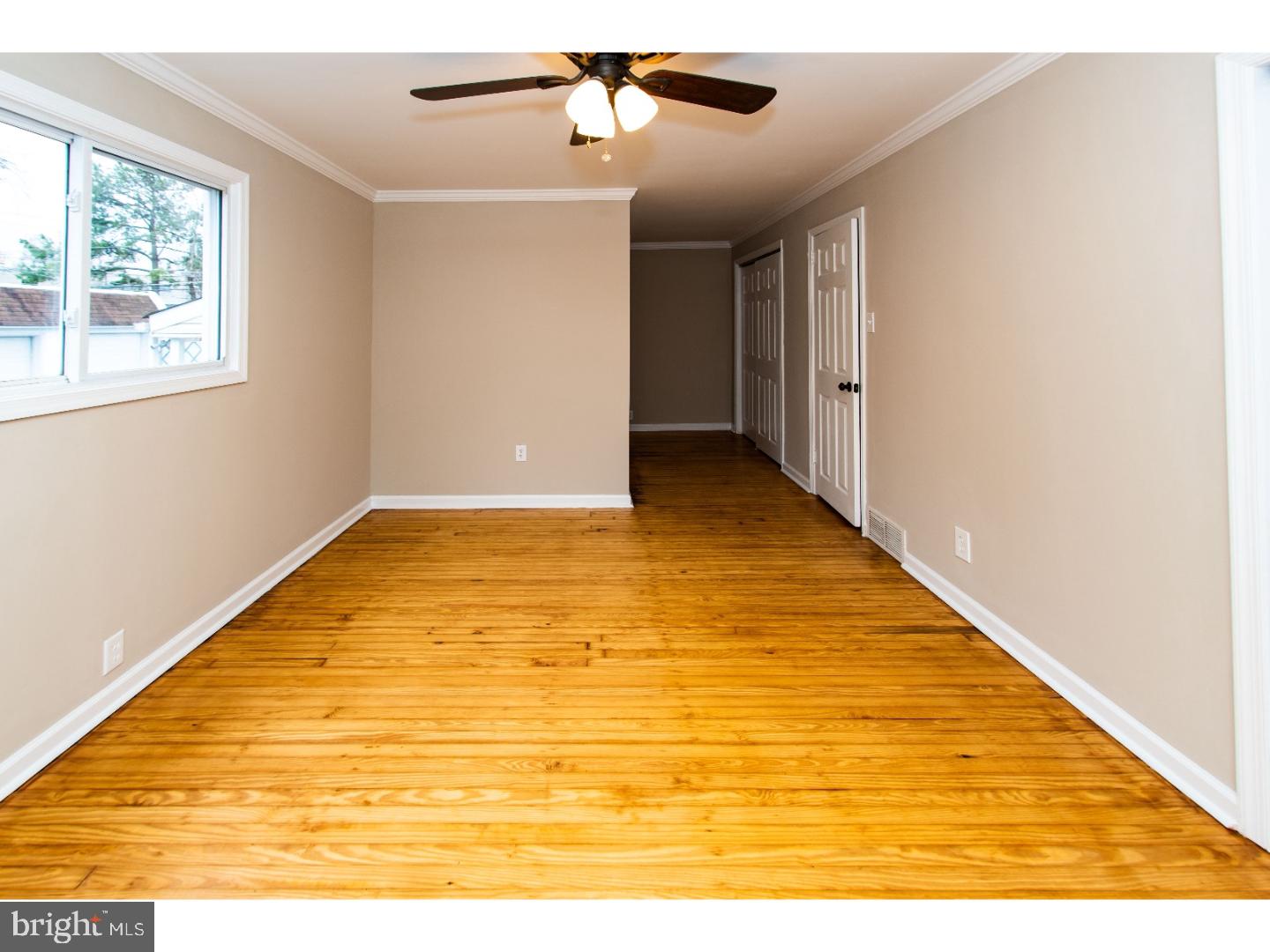 12219 Thornton Road Philadelphia, PA 19154 - Photo 10 of 25 Master Bedroom
