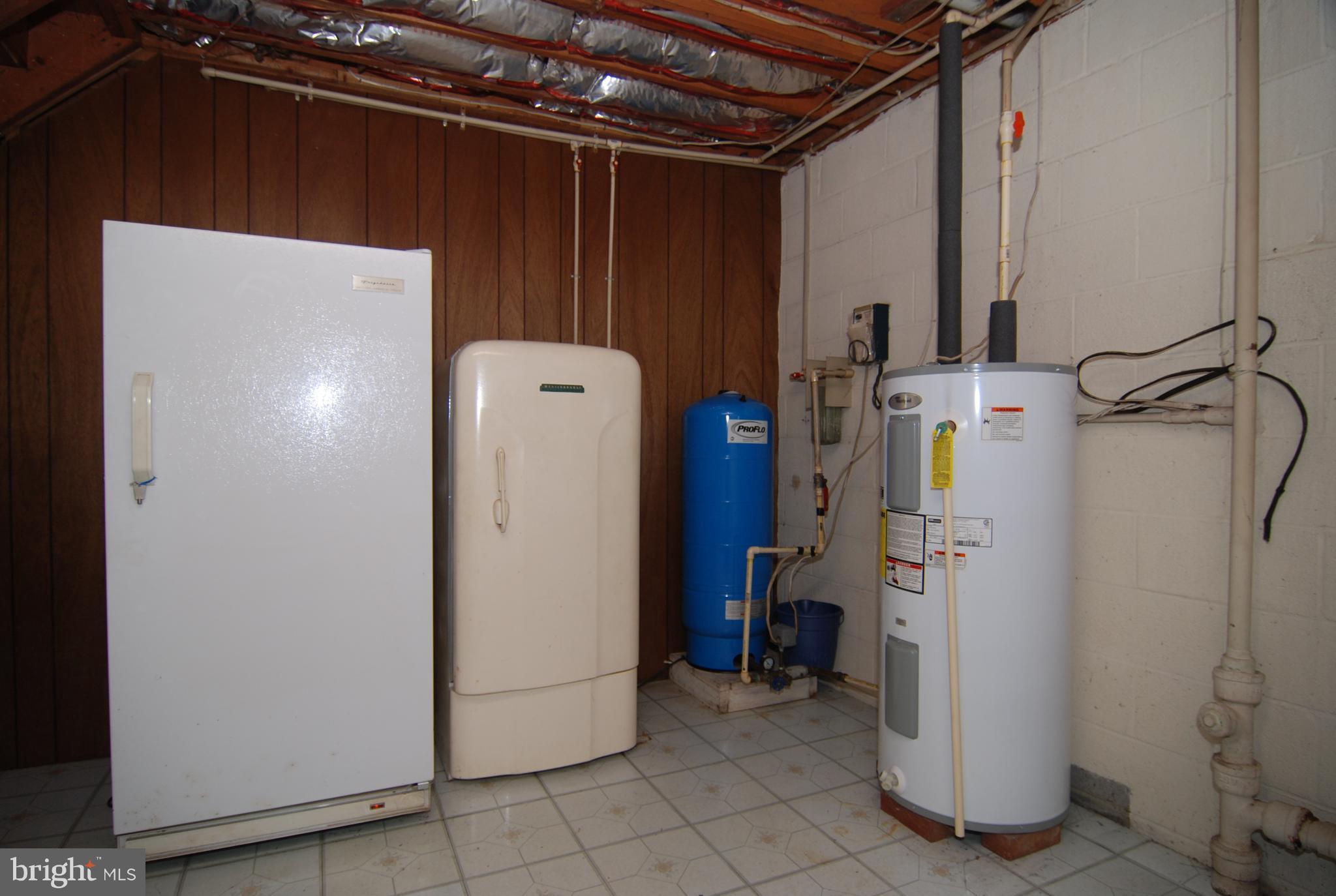 6712 South Clifton Road Frederick, MD 21703 - Photo 20 of 28 a view of a storage & utility room with closet