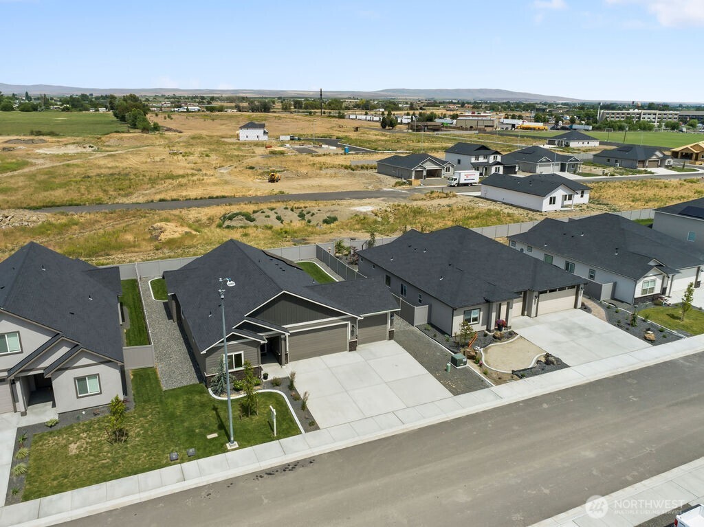231 Shrute Road Prosser, WA 99350 - Photo 33 of 36 an aerial view of residential houses with outdoor space
