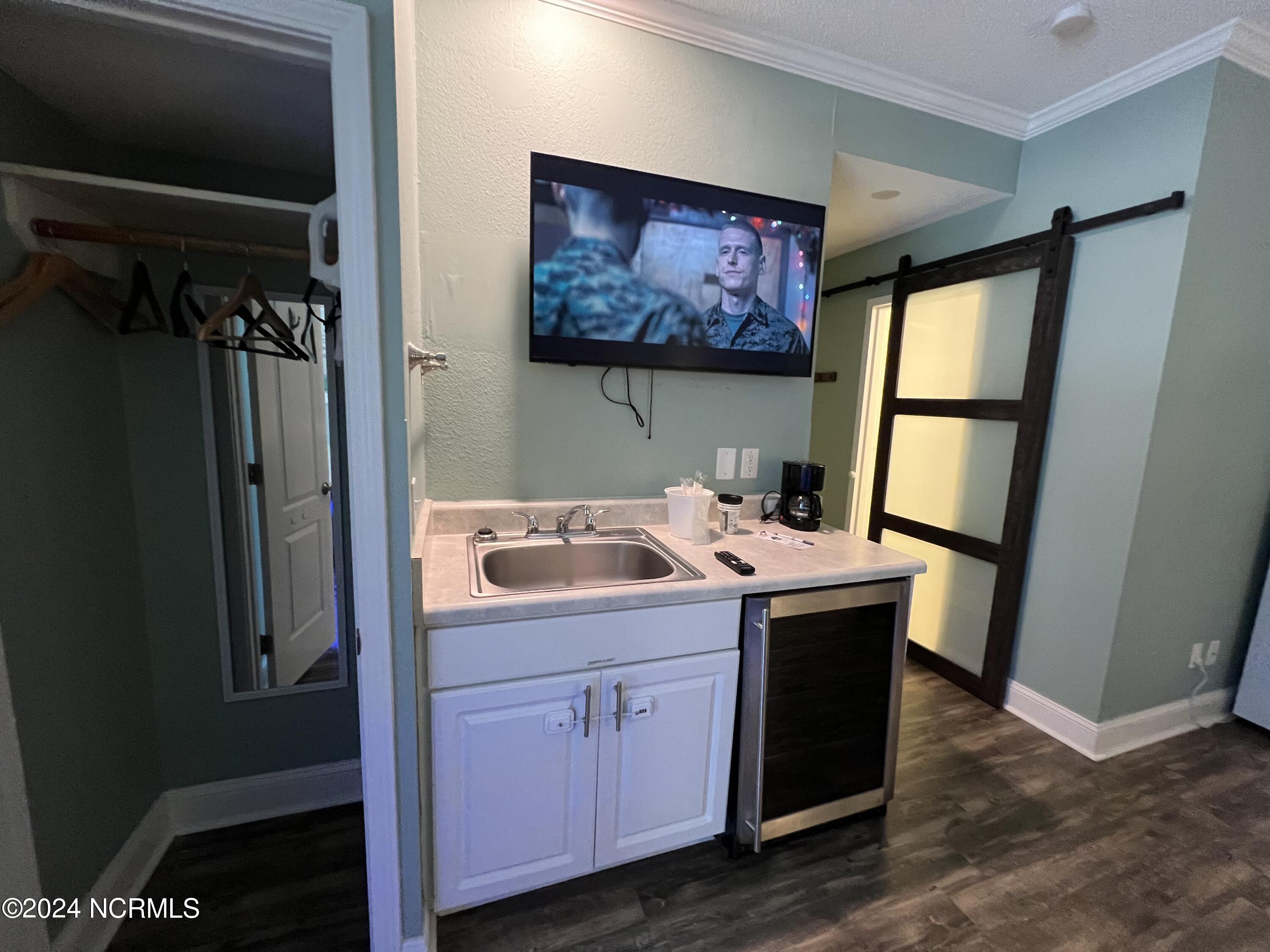 602 West Fort Macon Road, Unit 219 Atlantic Beach, NC 28512 - Photo 14 of 15 IMG_5173