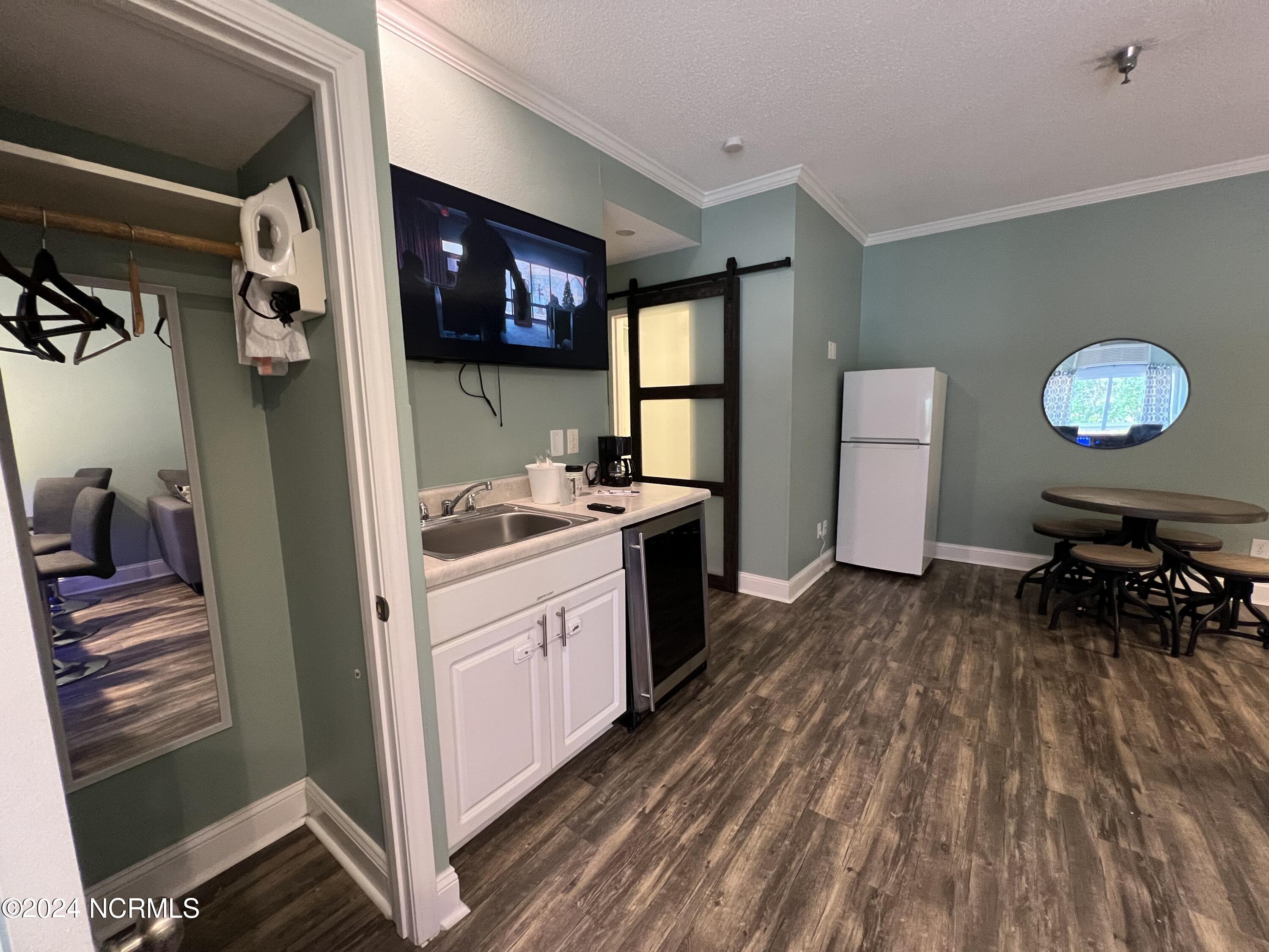602 West Fort Macon Road, Unit 219 Atlantic Beach, NC 28512 - Photo 9 of 15 IMG_5168
