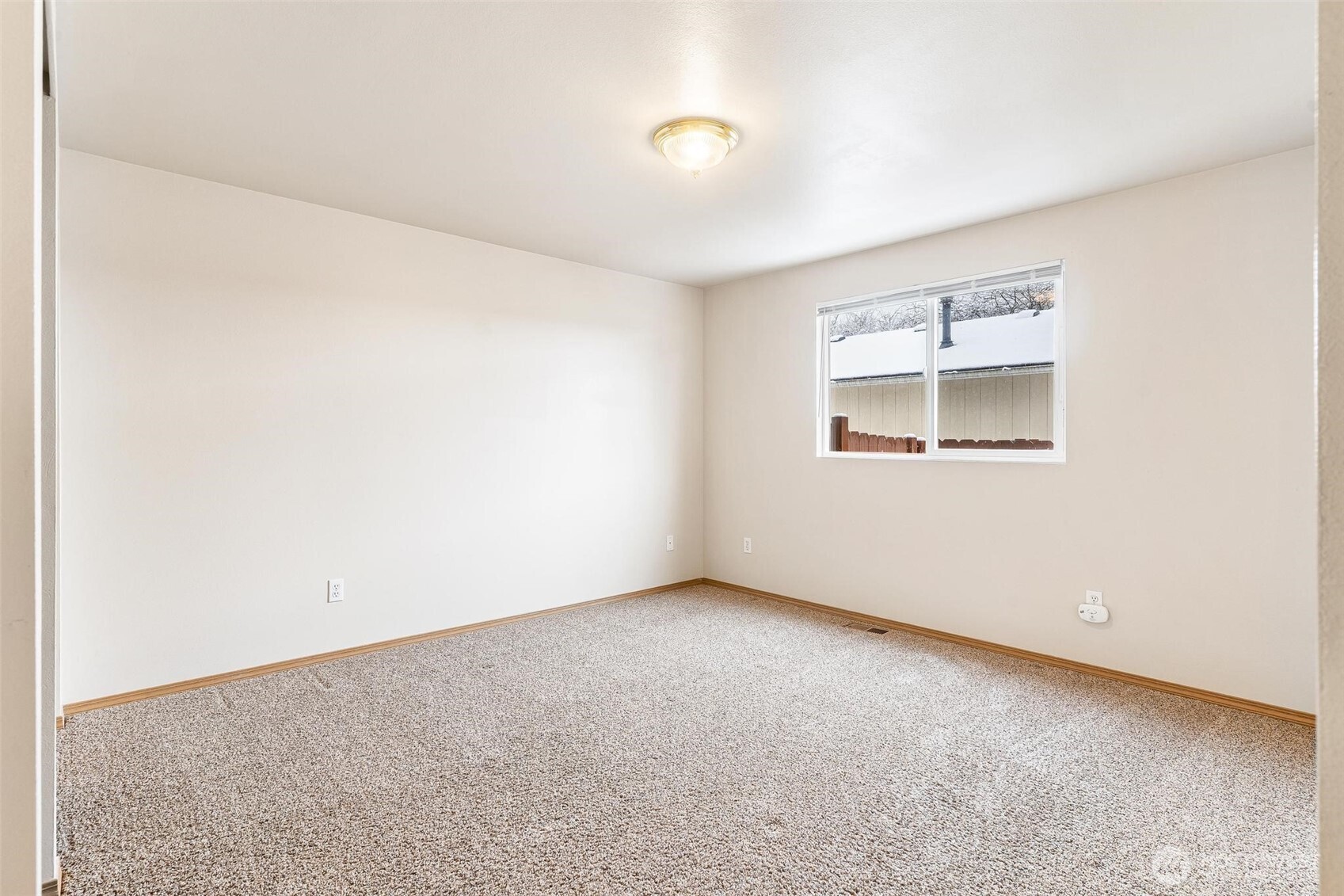924 Merea Lane Sultan, WA 98294 - Photo 21 of 30 an empty room with a empty space and windows