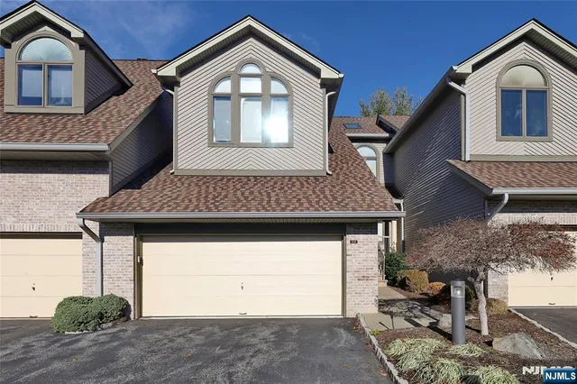 $899,000 | 102 Aspen Court, Unit T002, Norwood, NJ 07648