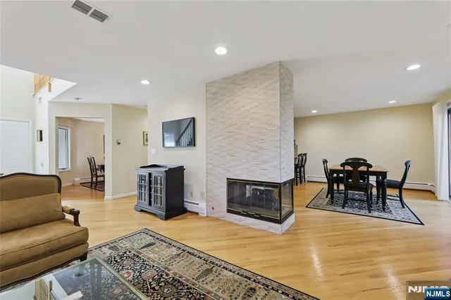 $899,000 | 102 Aspen Court, Unit T002, Norwood, NJ 07648