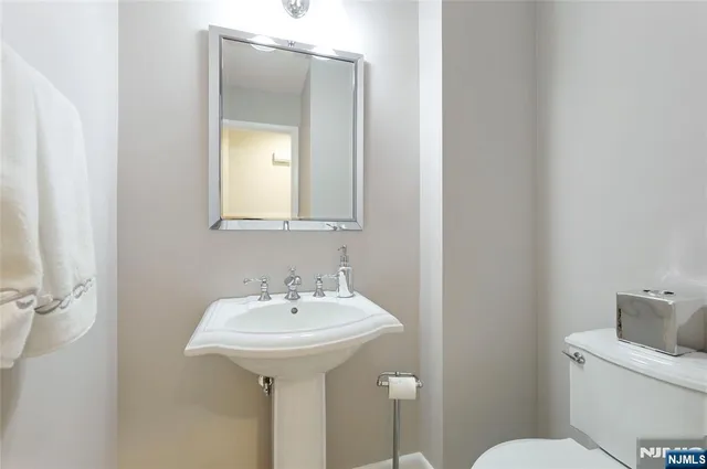 $899,000 | 102 Aspen Court, Unit T002, Norwood, NJ 07648