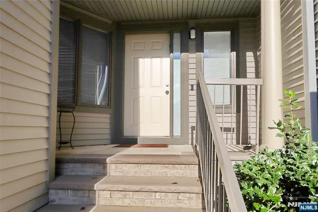 $899,000 | 102 Aspen Court, Unit T002, Norwood, NJ 07648