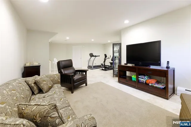 $899,000 | 102 Aspen Court, Unit T002, Norwood, NJ 07648