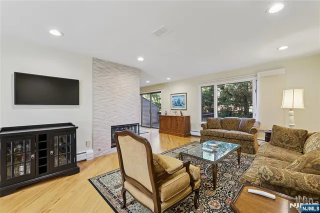 $899,000 | 102 Aspen Court, Unit T002, Norwood, NJ 07648