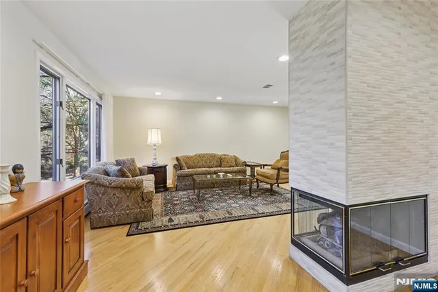 $899,000 | 102 Aspen Court, Unit T002, Norwood, NJ 07648