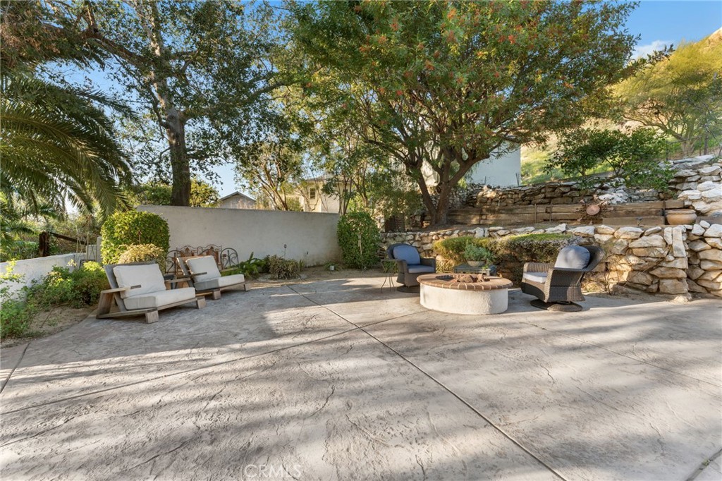 4855 Glenwood Drive Riverside, CA 92501 - Photo 31 of 39 a view of a outdoor space