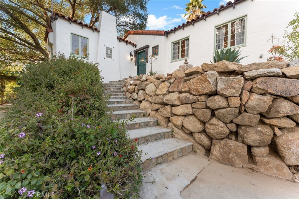 4855 Glenwood Drive Riverside, CA 92501 - Photo 6 of 39 a view of a house with a yard