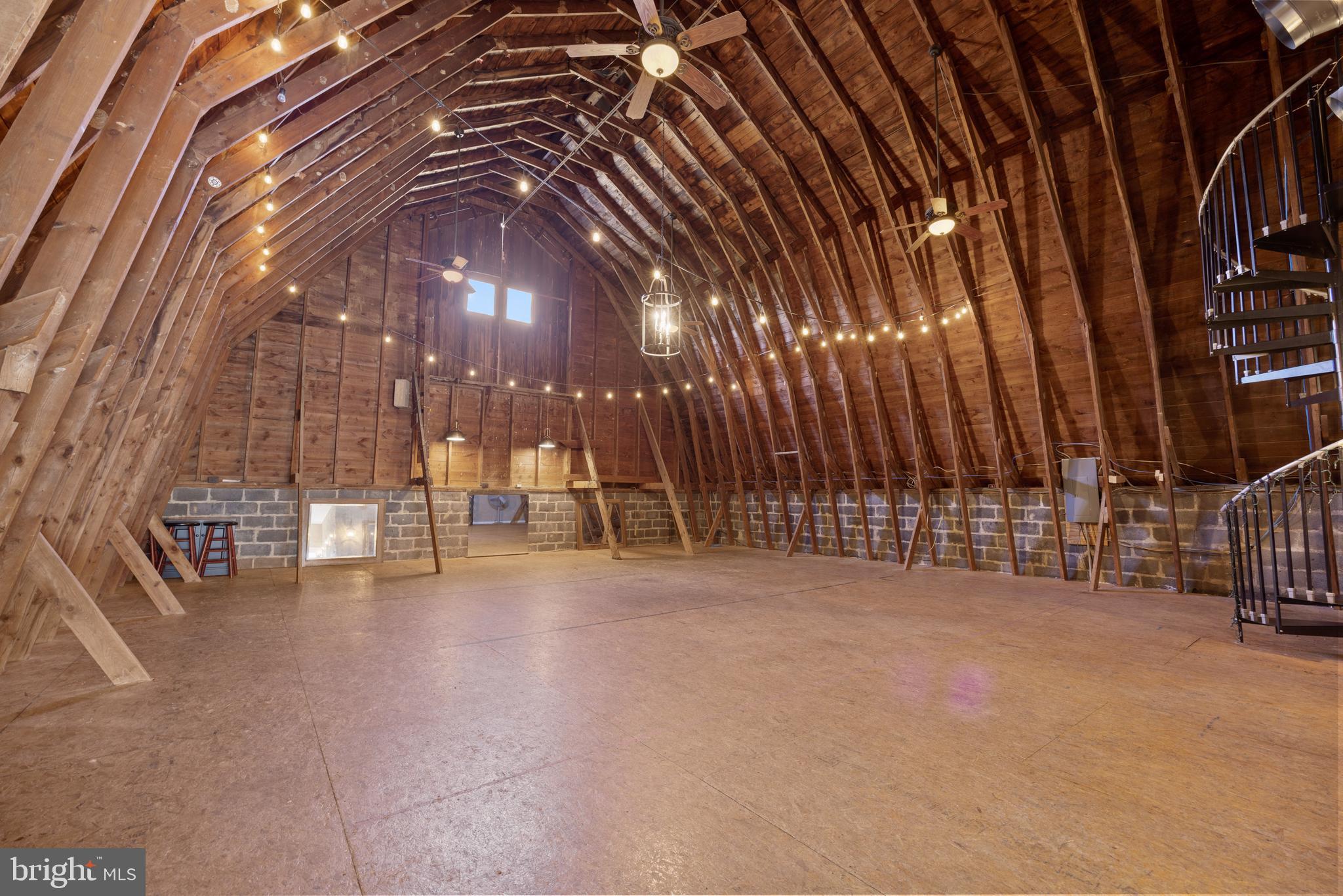 7500 Clifton Road Clifton, VA 20124 - Photo 39 of 49 Upper entertainment barn