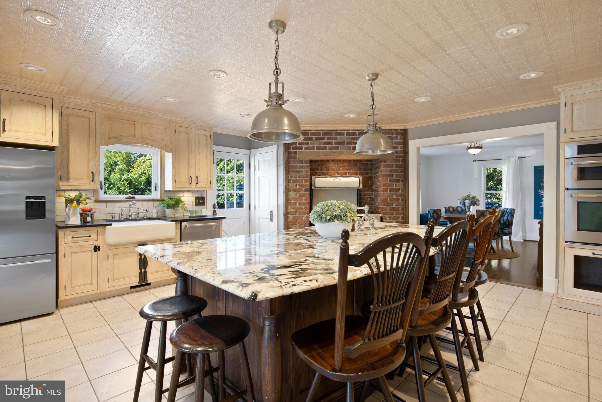 7500 Clifton Road Clifton, VA 20124 - Photo 10 of 49 Modern farmhouse kitchen