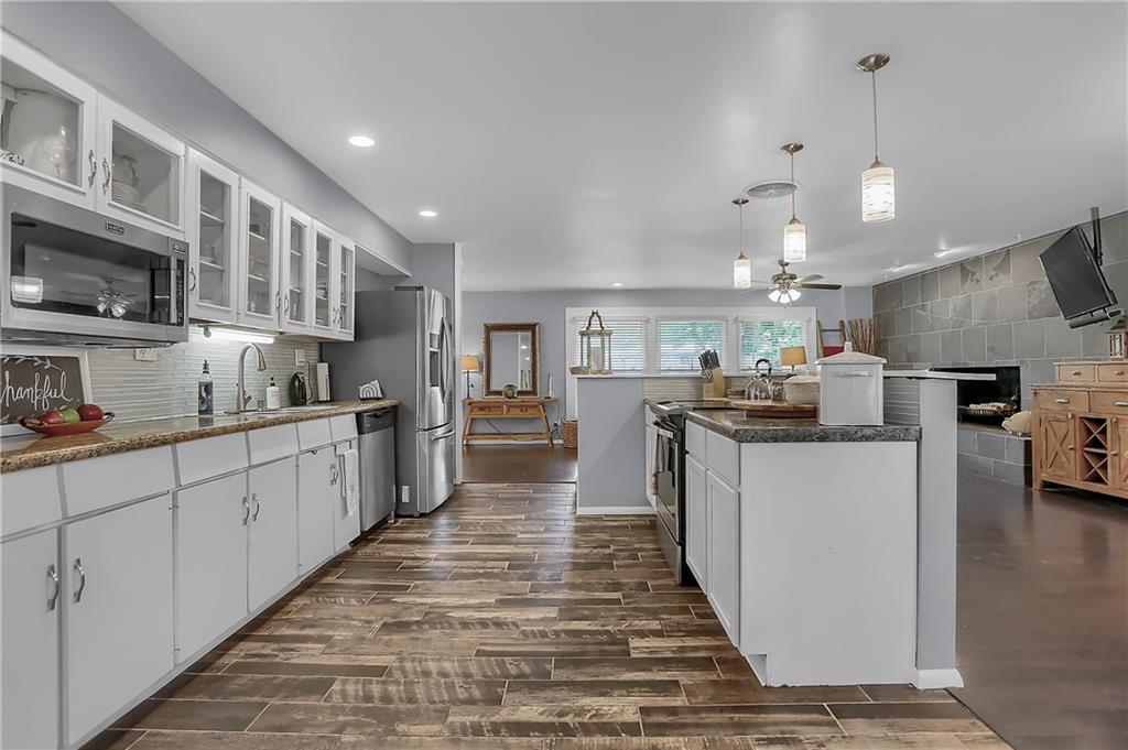 5732 Radnor Road Indianapolis, IN 46226 - Photo 8 of 30 Gallery Image 8