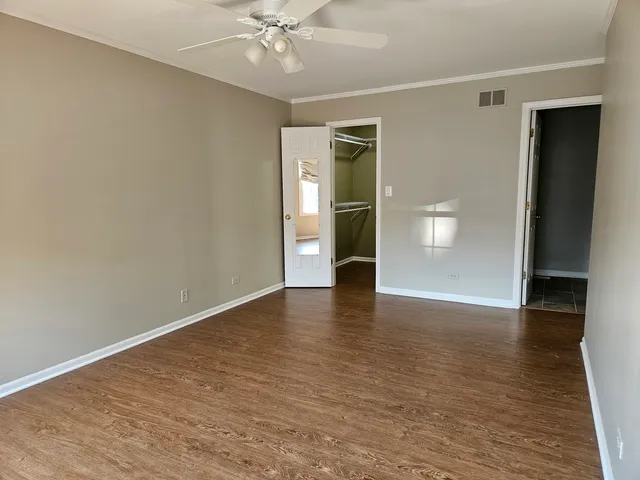 $2,975 | 1745 Ennis Lane, Wheaton, IL 60189