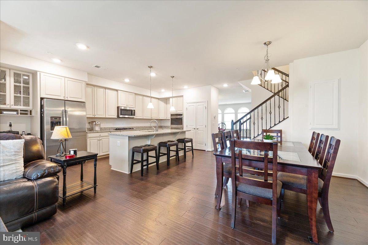 13613 Rockingham Lane Gainesville, VA 20155 - Photo 13 of 46 AMAZING GOURMET kitchen!