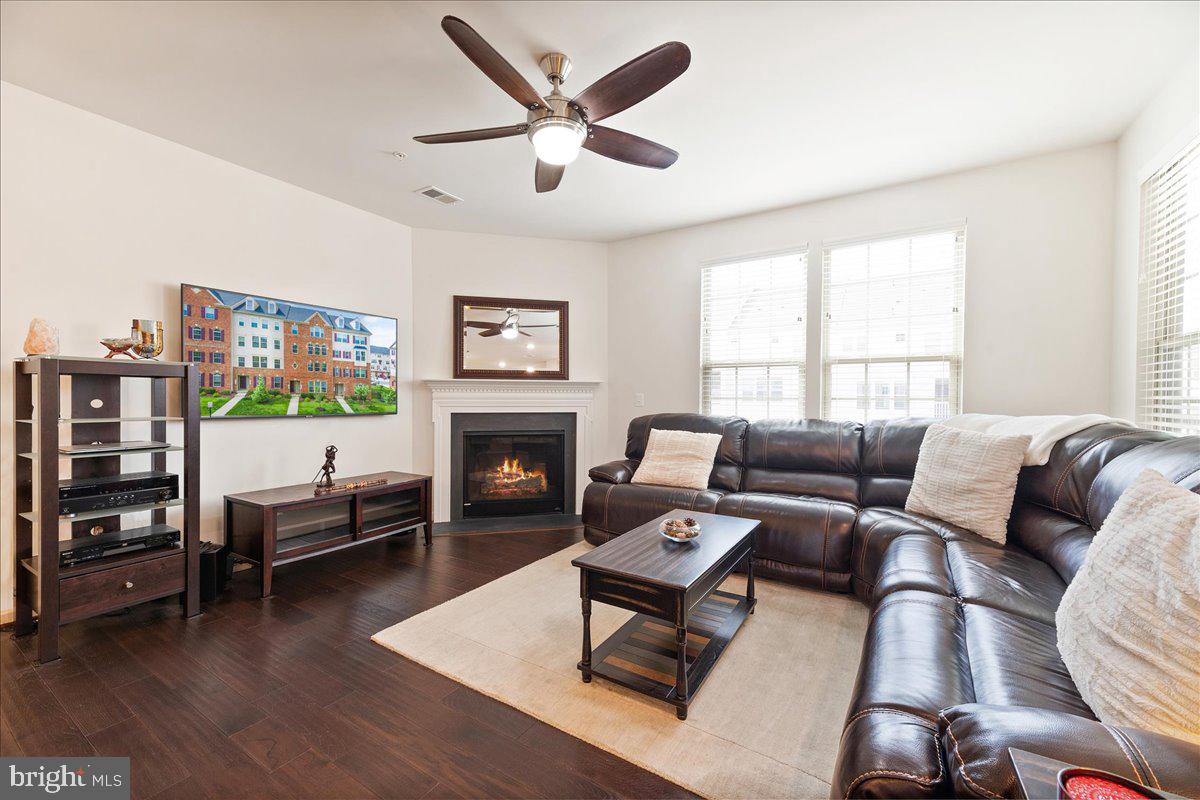 13613 Rockingham Lane Gainesville, VA 20155 - Photo 14 of 46 Plenty of sitting space in the Family Room!