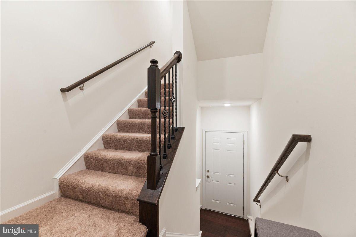 13613 Rockingham Lane Gainesville, VA 20155 - Photo 18 of 46 FRESHLY PAINTED!