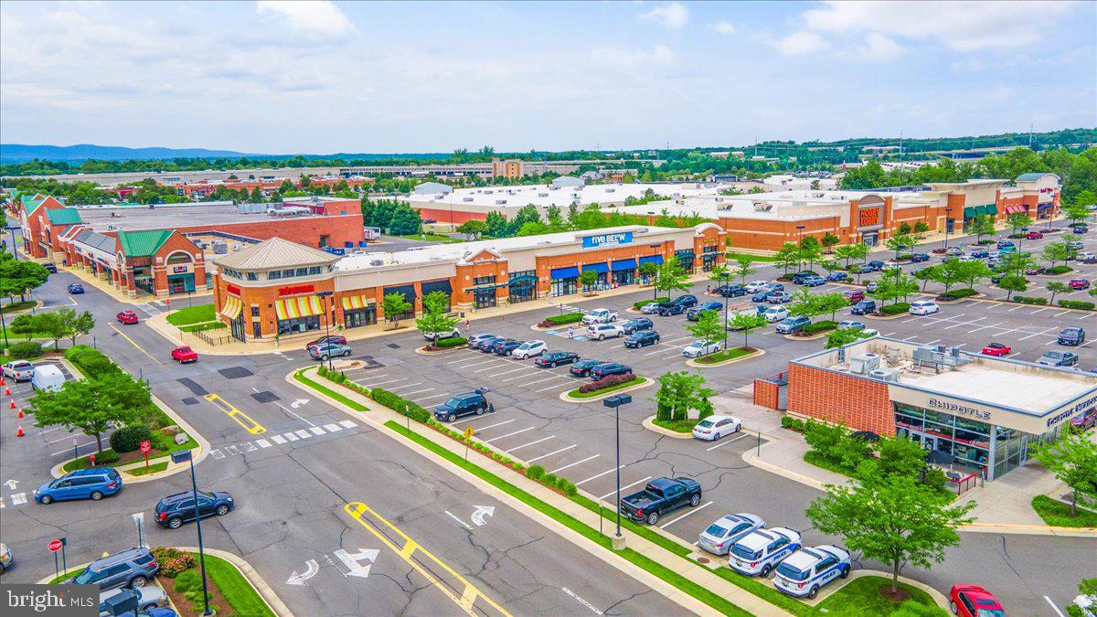 13613 Rockingham Lane Gainesville, VA 20155 - Photo 44 of 46 Shopping galore!