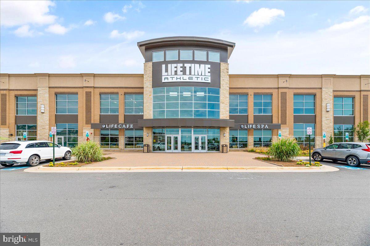 13613 Rockingham Lane Gainesville, VA 20155 - Photo 45 of 46 LIFETIME is across the street!