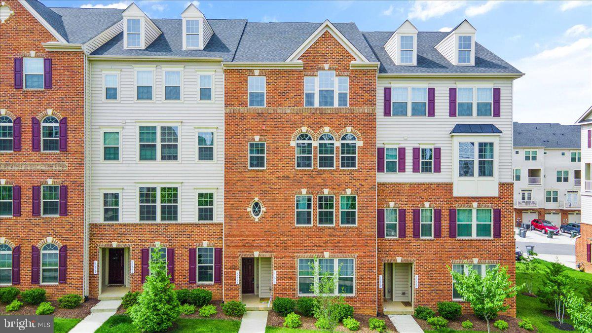 13613 Rockingham Lane Gainesville, VA 20155 - Photo 46 of 46 Handsome exterior!