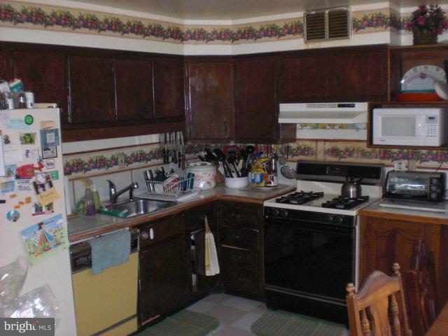 12909 Moray Road Silver Spring, MD 20906 - Photo 3 of 11 Kitchen