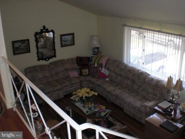 12909 Moray Road Silver Spring, MD 20906 - Photo 5 of 11 Living Room
