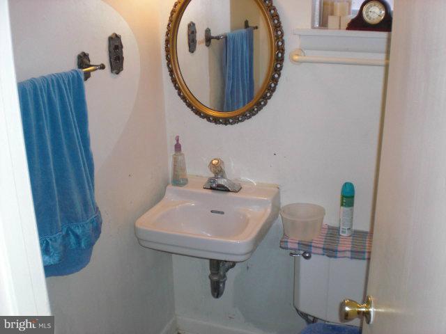 12909 Moray Road Silver Spring, MD 20906 - Photo 8 of 11 Bath