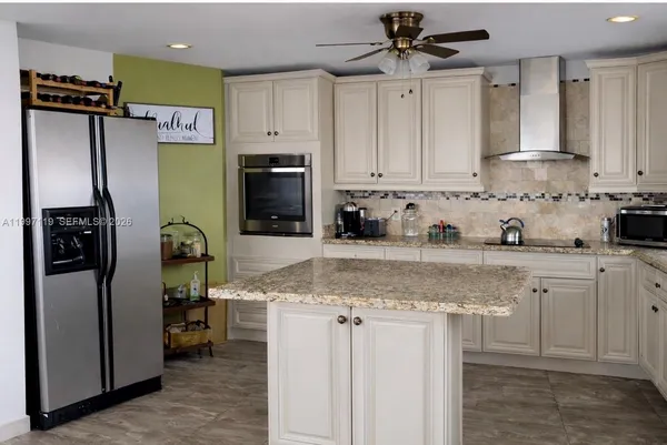 $275,000 | 1351 Northeast Miami Gardens Drive, Unit 926E, Miami, FL 33179