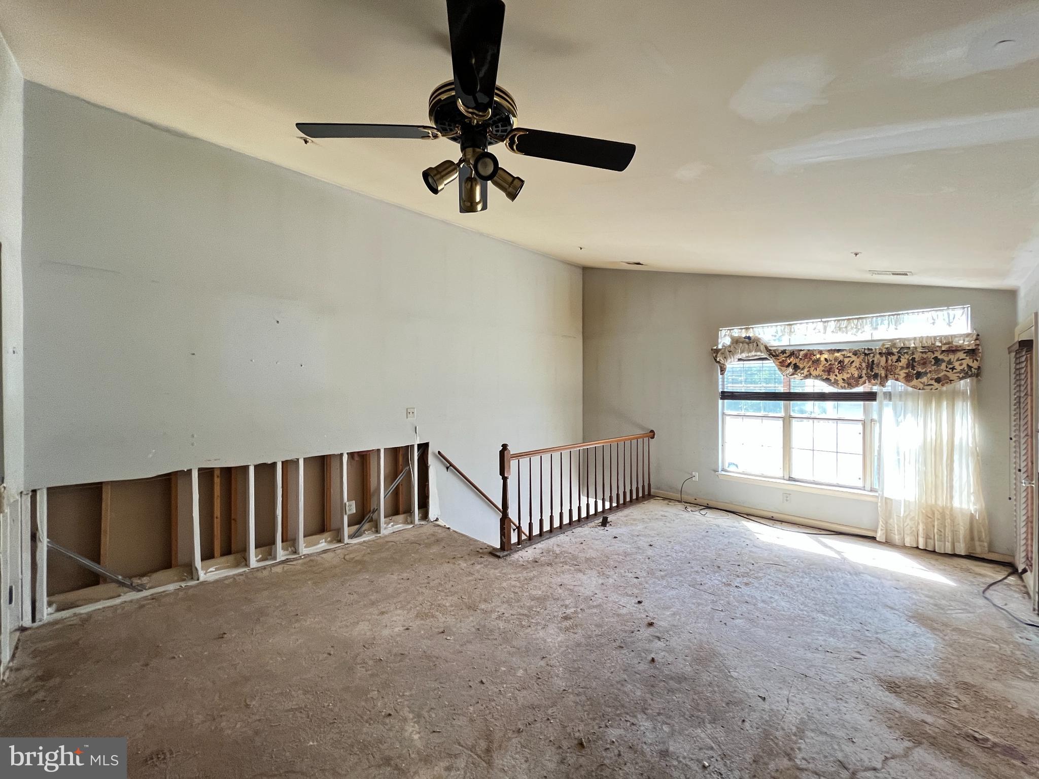 1152 Windemere Court Fort Washington, MD 20744 - Photo 12 of 22 a view of an empty room with a window