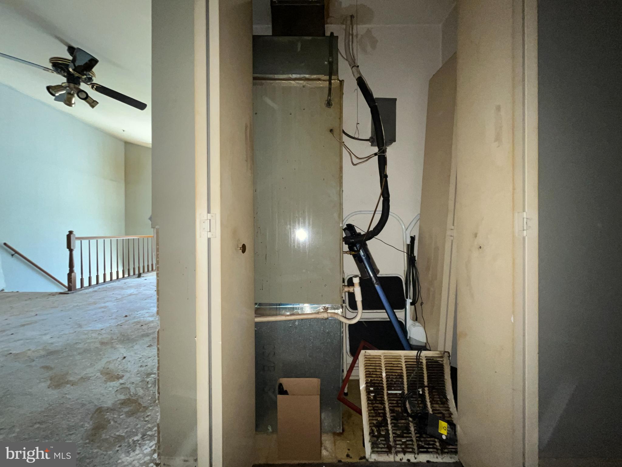 1152 Windemere Court Fort Washington, MD 20744 - Photo 20 of 22 a view of entryway