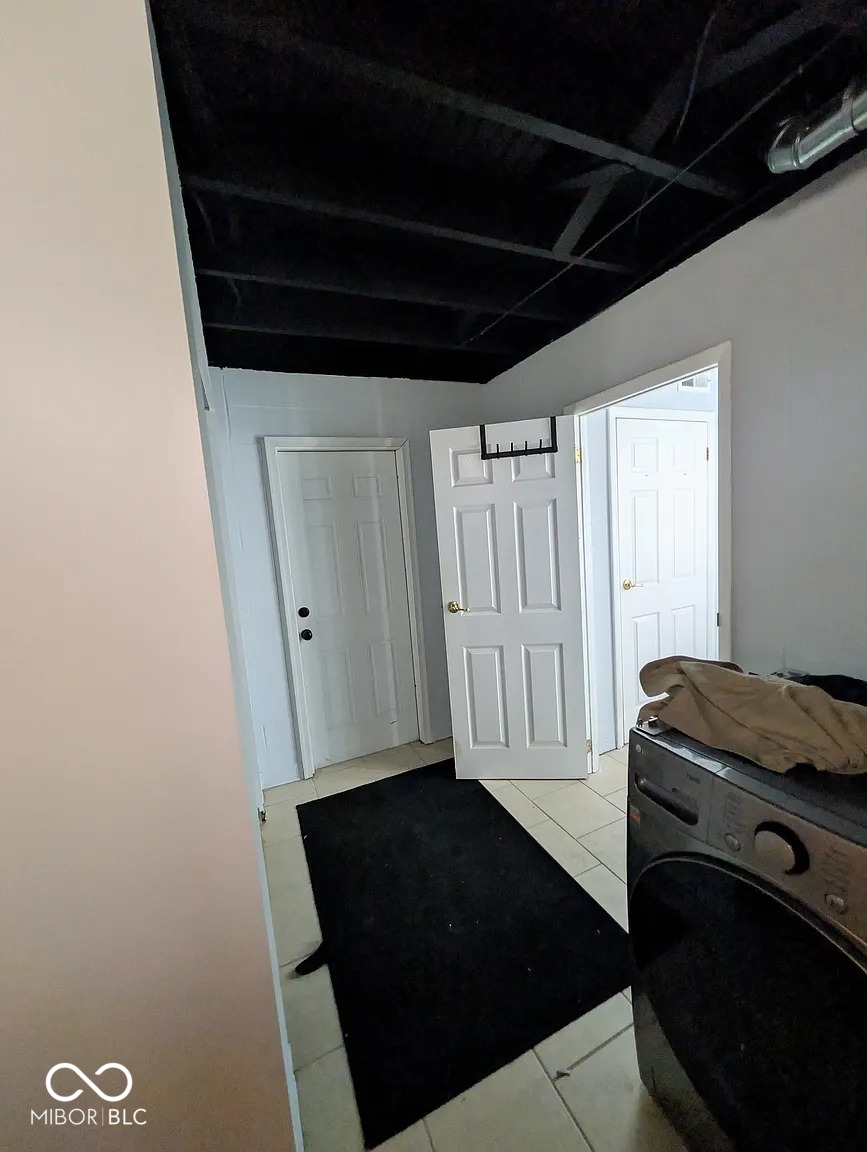 3660 West Smith Valley Road Greenwood, IN 46142 - Photo 5 of 27 Gallery Image 5