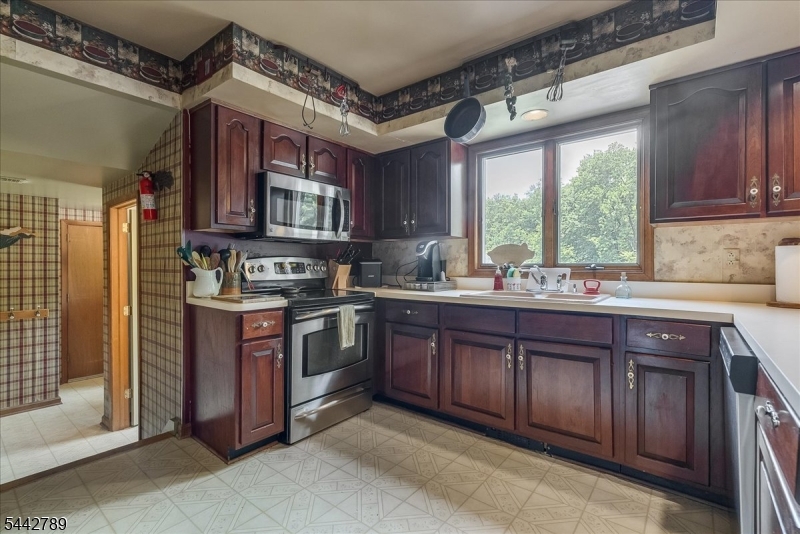 183 School House Road Oak Ridge, NJ 07438 - Photo 13 of 36