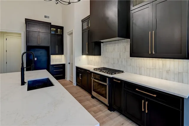 $999,900 | 3903 West 84th Terrace, Prairie Village, KS 66206