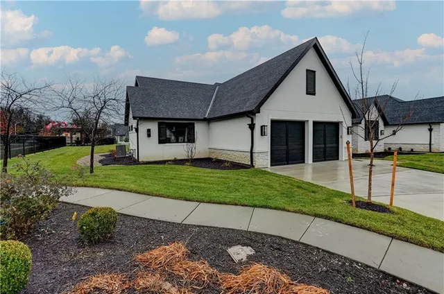 $999,900 | 3903 West 84th Terrace, Prairie Village, KS 66206