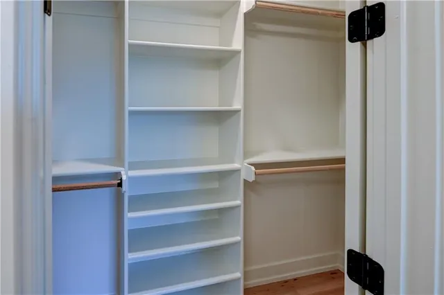 $999,900 | 3903 West 84th Terrace, Prairie Village, KS 66206