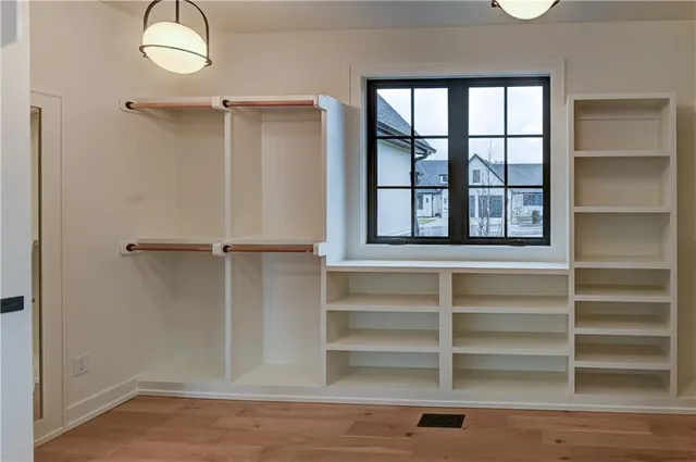 $999,900 | 3903 West 84th Terrace, Prairie Village, KS 66206