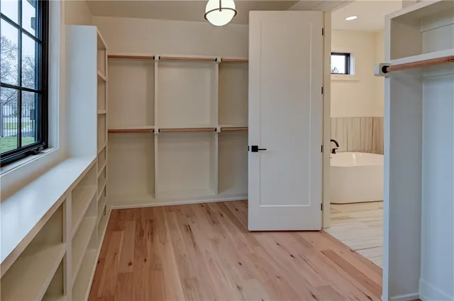 $999,900 | 3903 West 84th Terrace, Prairie Village, KS 66206