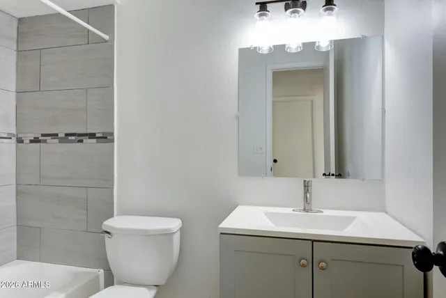 $1,800 | 157 West Juniper Street, Mesa, AZ 85201