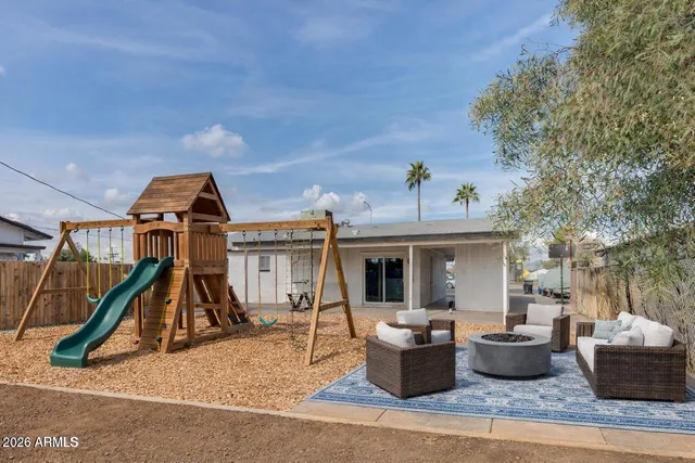 $1,800 | 157 West Juniper Street, Mesa, AZ 85201