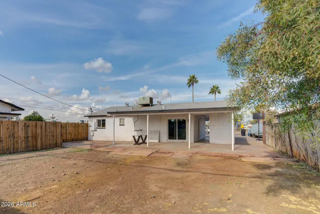 $1,800 | 157 West Juniper Street, Mesa, AZ 85201