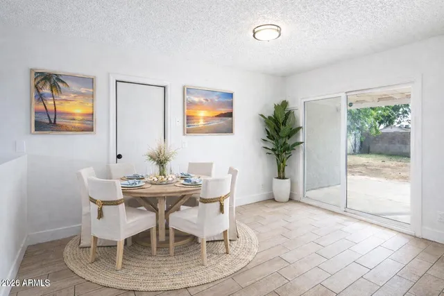 $1,800 | 157 West Juniper Street, Mesa, AZ 85201